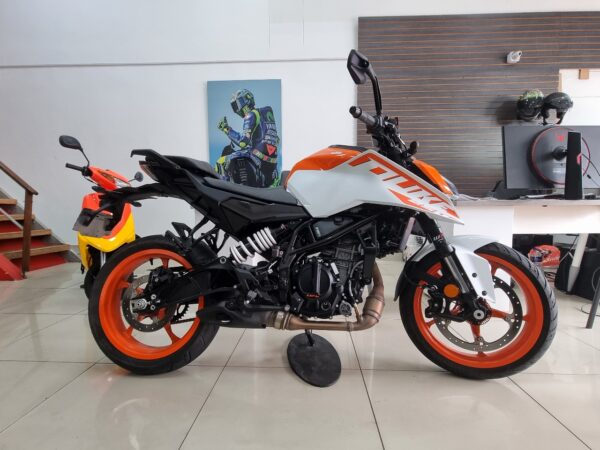 KTM Duke 250 3 generacion G3 2025
